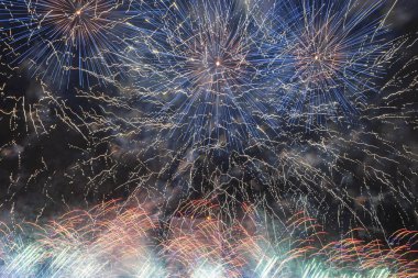 Yeni yıl kutlamalarında güzel havai fişekler 2020 'de Bangkok Tayland' da