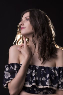Closeup çekim içinde çekici esmer kadın