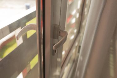 Plastik kapı kolu. Closeup çekim