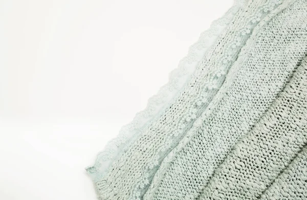ターコイズ ブルーのニットのセーターのフラグメント — ストック写真