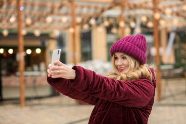 Having oyunculuk ve portresi th yapma çekici genç kadın