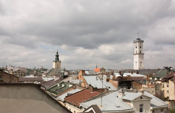 Nézd meg a megfigyelő fedélzetre, Lvov városháza — Stock Fotó