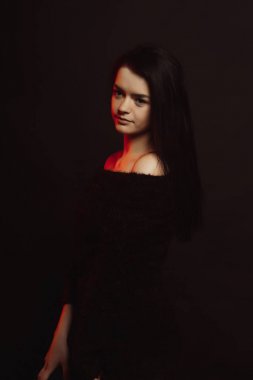 Örme kazak poz şık esmer modeli ile modeli test