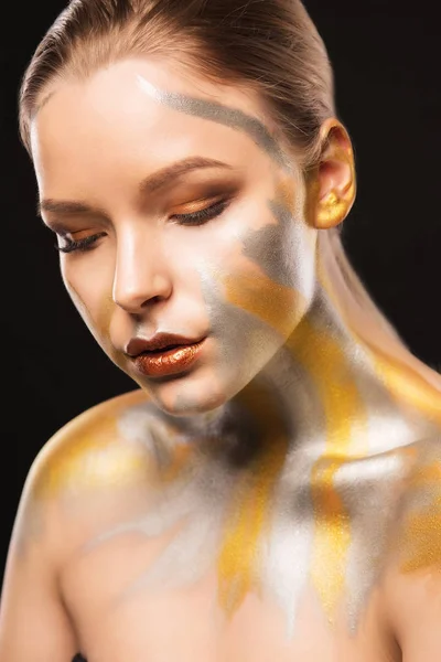 Retrato de beleza de menina loira elegante com dor de ouro e prata — Fotografia de Stock