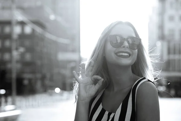 Glamor Cheerful Model Glasses Showing Gesture Enjoying Summer Day Empty — Stock Photo, Image