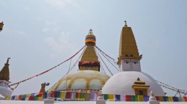 Muhteşem anıt Boudhanath stupa, anlayışlı Bouddhas gözleri, Kathmandu