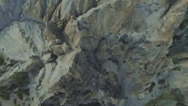 Drone fly above harsh sharp cliff peaks, Himalayas slopes in mist, Nepal — Stock Video