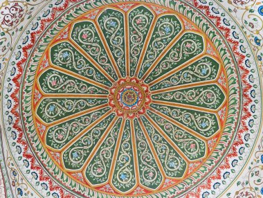 Ambala-Shimla Otoyolu, Pinjore, Chandigarh, Haryana 'daki Pinjore bahçesinde sanat eseri yapıldı.