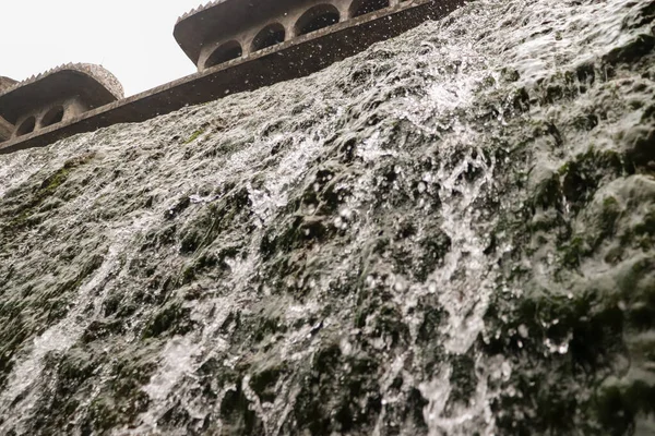 Een Waterval Bij Rock Garden Uttar Marg Rock Garden Chandigarh — Stockfoto