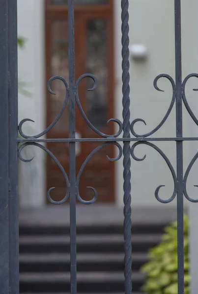 Elegant colonial house entrance — Stock Photo, Image