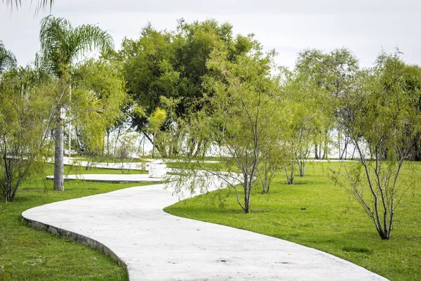 Parque con áreas verdes en México — Foto de Stock