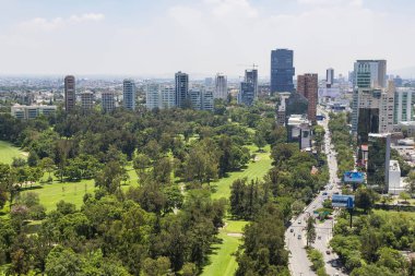 Birkaç yüksek binalar 