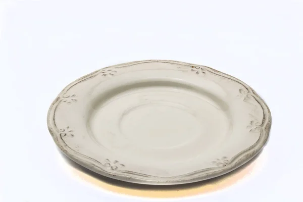 Πιάτα σε άσπρο φόντο — Φωτογραφία Αρχείου
