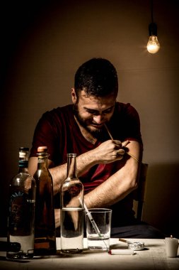 Adam uyuşturucu