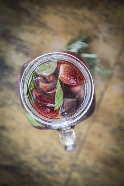 Glass of refreshing lemonade — Stock Photo, Image