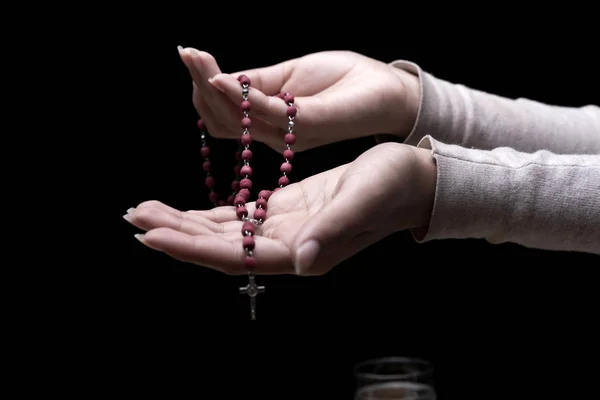 Junge Frau fastet und betet — Stockfoto