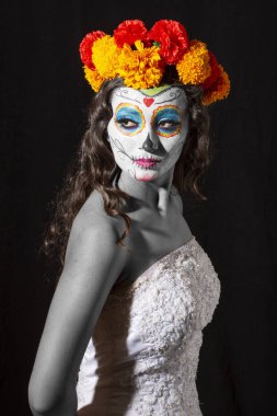 Siyah arka planda Catrina
