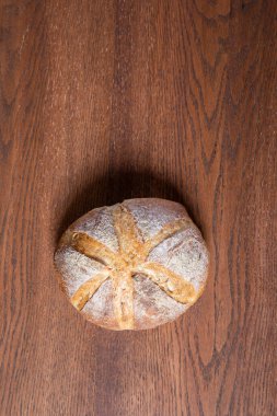 Lezzetli el yapımı ekmeğin kalıbı.