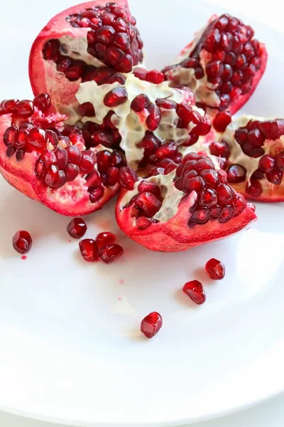 Fresh Juicy Pomegranate White Plate — Stock Photo, Image