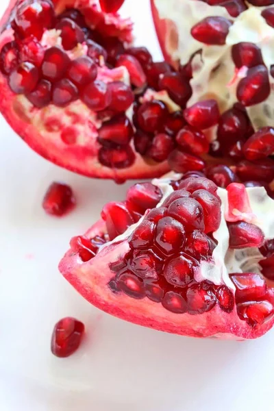 Fresh Juicy Pomegranate White Plate — Stock Photo, Image