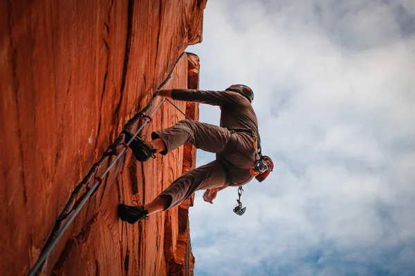 Climbing Red Rocks Crack Climb Camelot — 스톡 사진