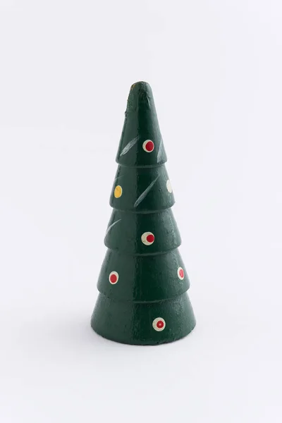 Adorno vintage árbol de Navidad sobre fondo blanco — Foto de Stock