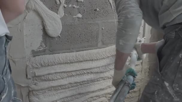 Worker Apply Plaster Wall Pandemic — Stock Video