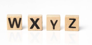 Kelimeler. Beyaz arkaplanda oyuncak tuğlalar