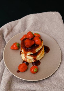 Masada nefis ev yapımı krepler var.
