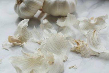 Yiyecekler. Lezzetli, beyaz sarımsak.