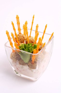 Lezzetli ve taze susamlı toplar.