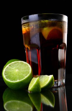 Buzlu taze buzlu çay.