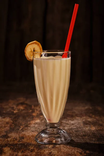 Milkshake Banana Gostoso Uma Mesa — Fotografia de Stock
