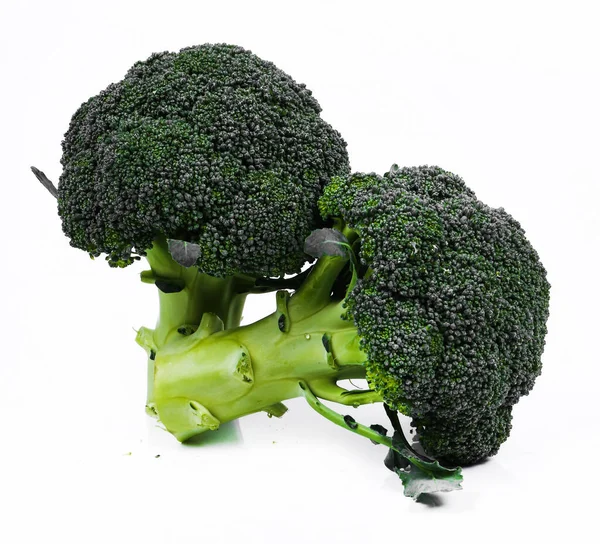 Brokoli Lezat Dengan Latar Belakang Putih — Stok Foto