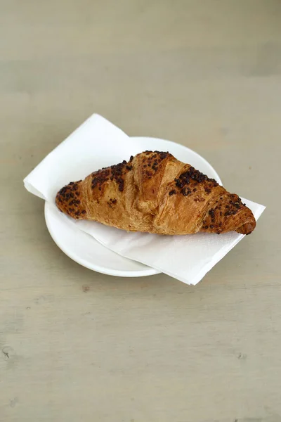 Comida Delicioso Croissant Sobre Mesa — Foto de Stock