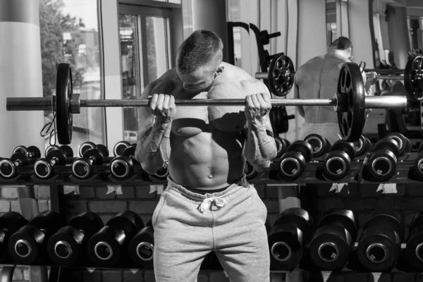 Fitness Musculación Hombre Poderoso Durante Entrenamiento —  Fotos de Stock