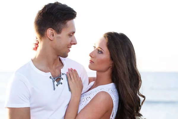 Été Mer Mignon Beau Couple Sur Plage — Photo