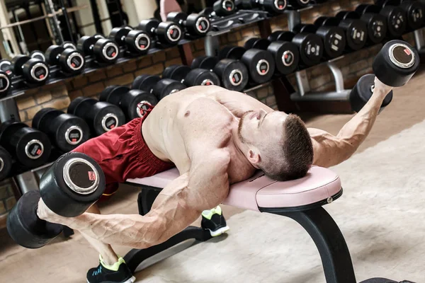 Fitness Musculación Hombre Poderoso Durante Entrenamiento —  Fotos de Stock