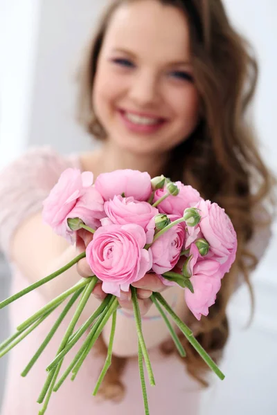 Cute Young Girl Flowers — Stock Photo, Image