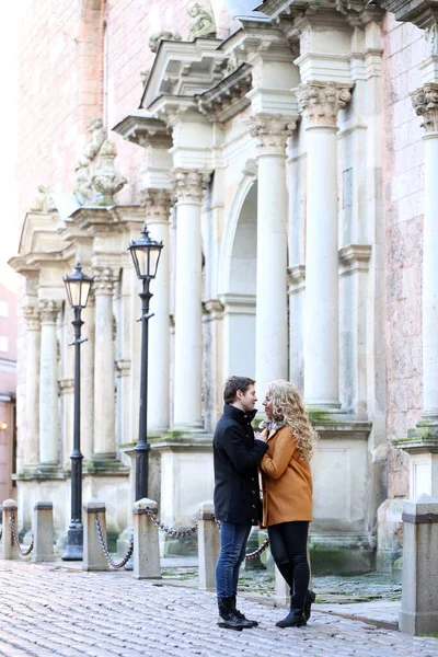 Otoño Linda Pareja Calle — Foto de Stock