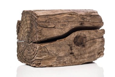 Beyaz arka planda kırık ahşap tuğla.