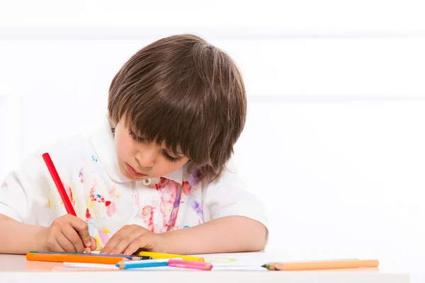 Netter Entzückender Junge Mit Bleistiften Tisch — Stockfoto