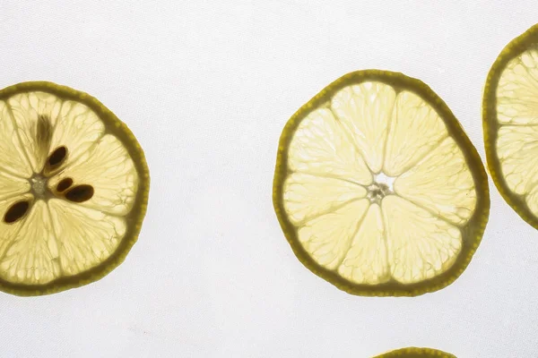 Fette Limone Fondo Bianco — Foto Stock