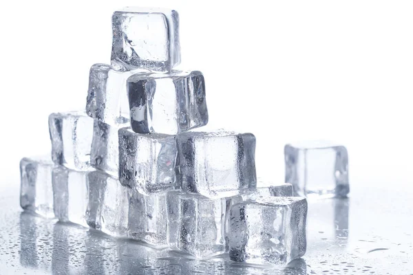 Frío Cubos Hielo Congelados Sobre Mesa — Foto de Stock