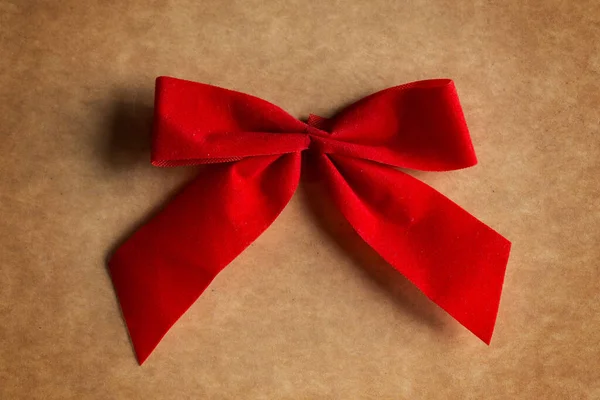 贈り物だお祝いだ 華やかで赤い弓 — ストック写真