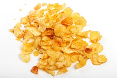 Sağlıksız. Masadaki lezzetli cipsler.