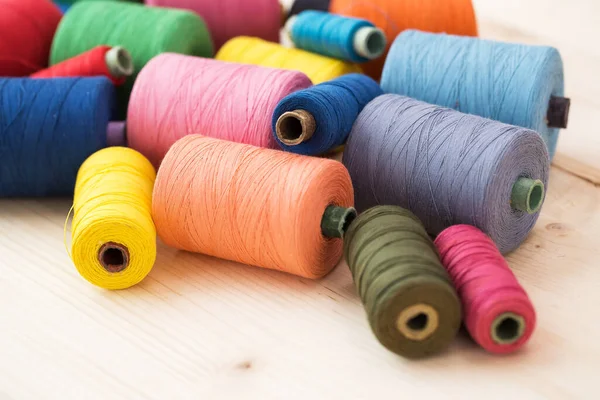 Tailoring Many Colorful Threads Table — Stock Photo, Image