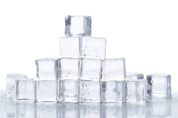 Frío Cubos Hielo Congelados Sobre Mesa —  Fotos de Stock