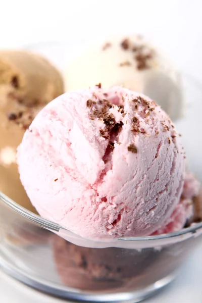 Postre Helado Sobre Fondo Blanco — Foto de Stock