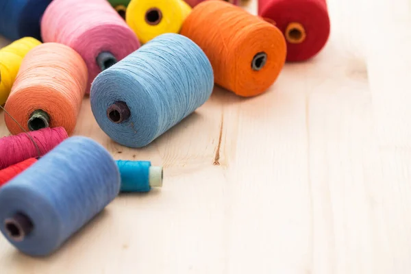 Tailoring Many Colorful Threads Table — Stock Photo, Image